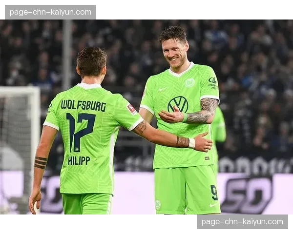 沃尔夫斯堡2-2战平法兰克福，双方在高速转换中合计贡献33次射门